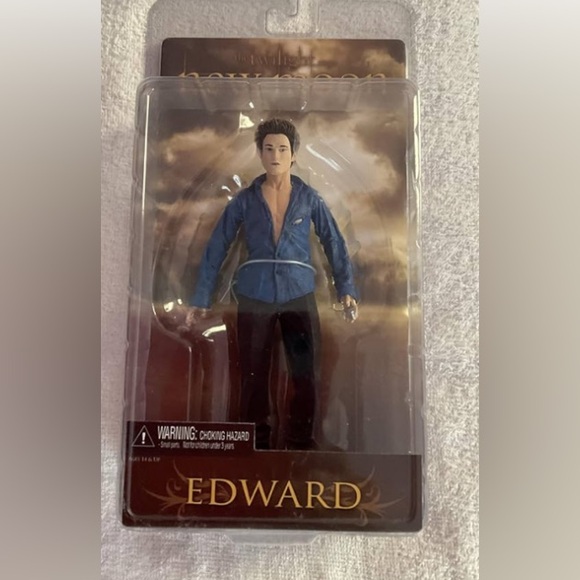 Bin 88 BNIB THE TWILIGHT SAGA. NEW MOON. EDWARD ACTION FIGURE. SERIES 2. - Picture 7 of 8